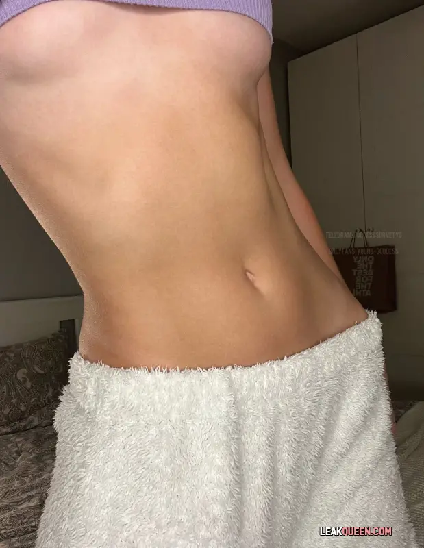 young-goddess Leaked #65363 / 1  